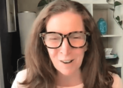 Christina Tector during webinar. Christina Tector durant le wébinaire.